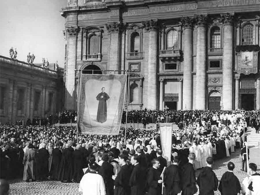 ¡Don Bosco Santo»